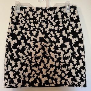 LOFT Black and White Pencil Skirt